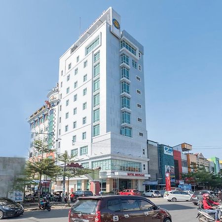 Oyo 1114 Hotel Denpasar Макасар Екстериор снимка