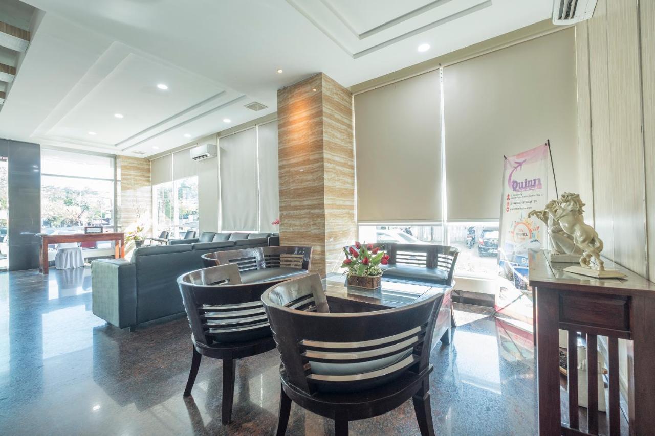 Oyo 1114 Hotel Denpasar Макасар Екстериор снимка