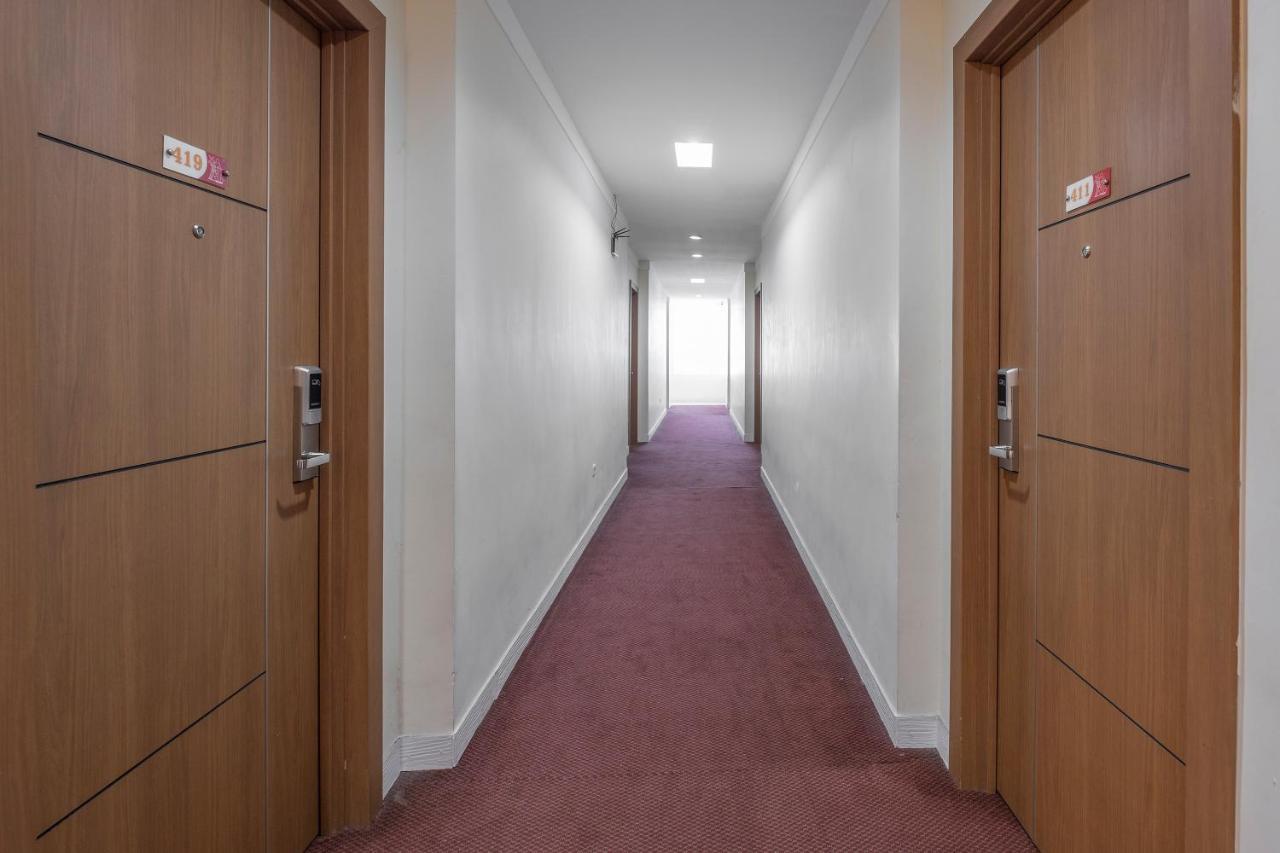 Oyo 1114 Hotel Denpasar Макасар Екстериор снимка