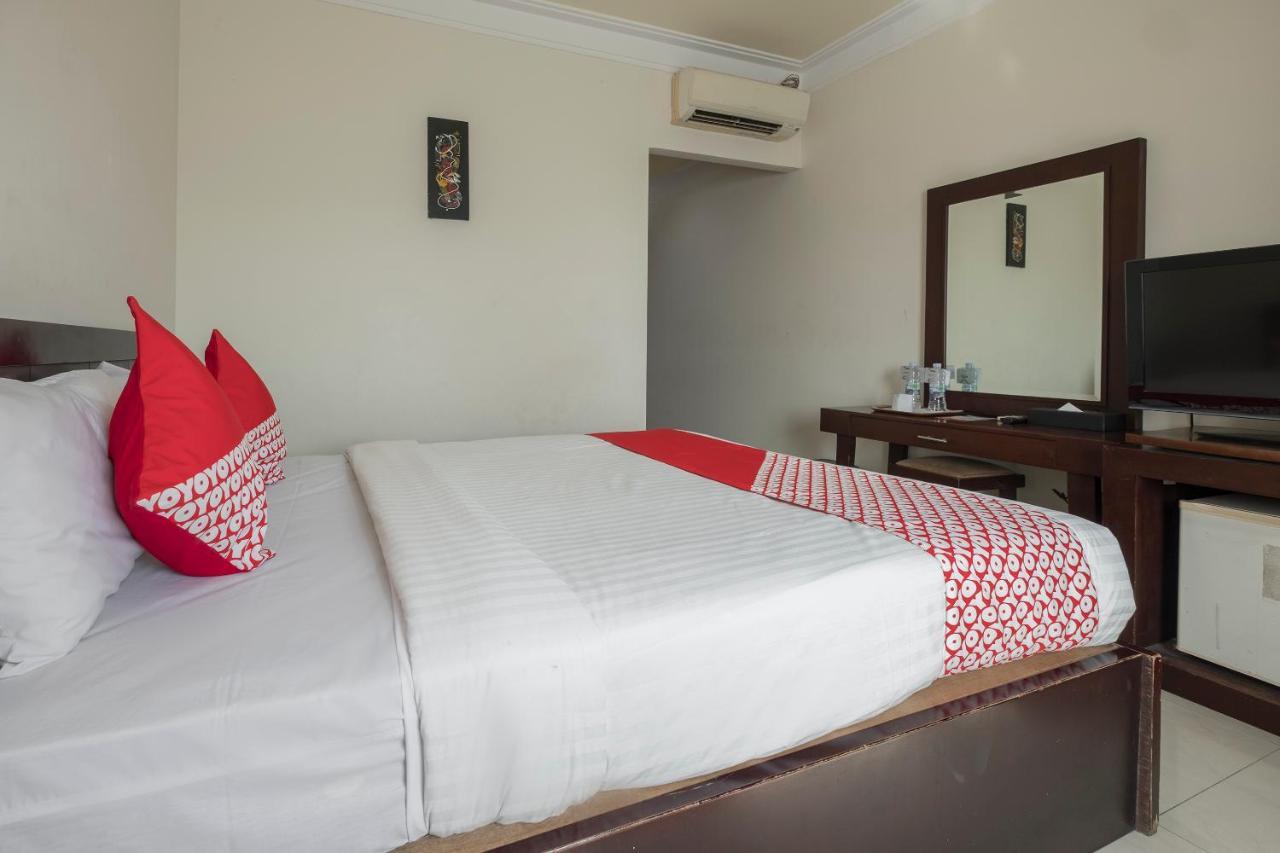 Oyo 1114 Hotel Denpasar Макасар Екстериор снимка